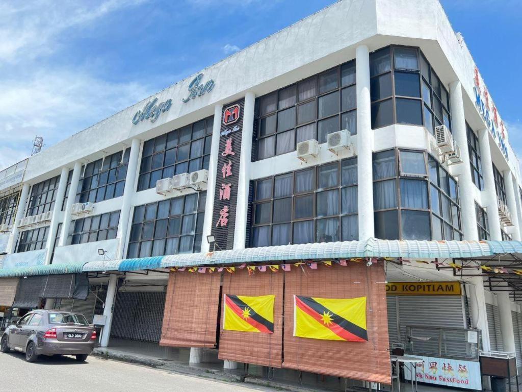 Mega Inn Sri Aman Simanggang Eksteriør bilde