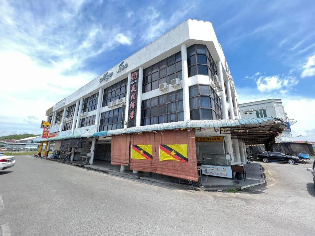 Mega Inn Sri Aman Simanggang Eksteriør bilde